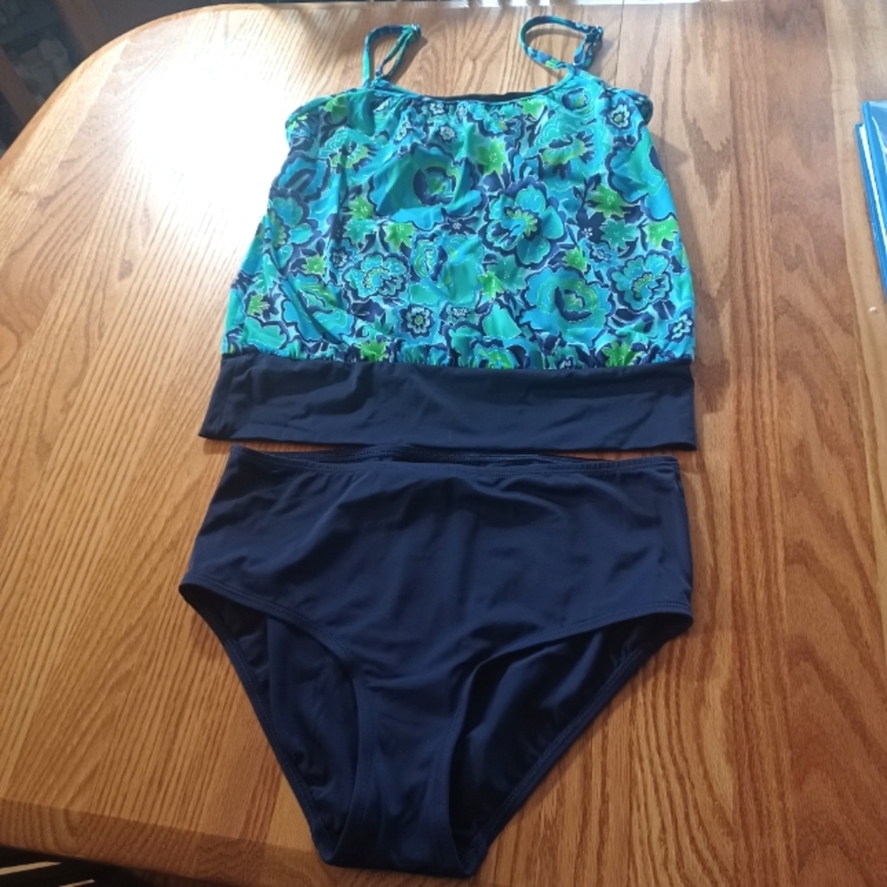 Roxanne 2 piece swimsuit